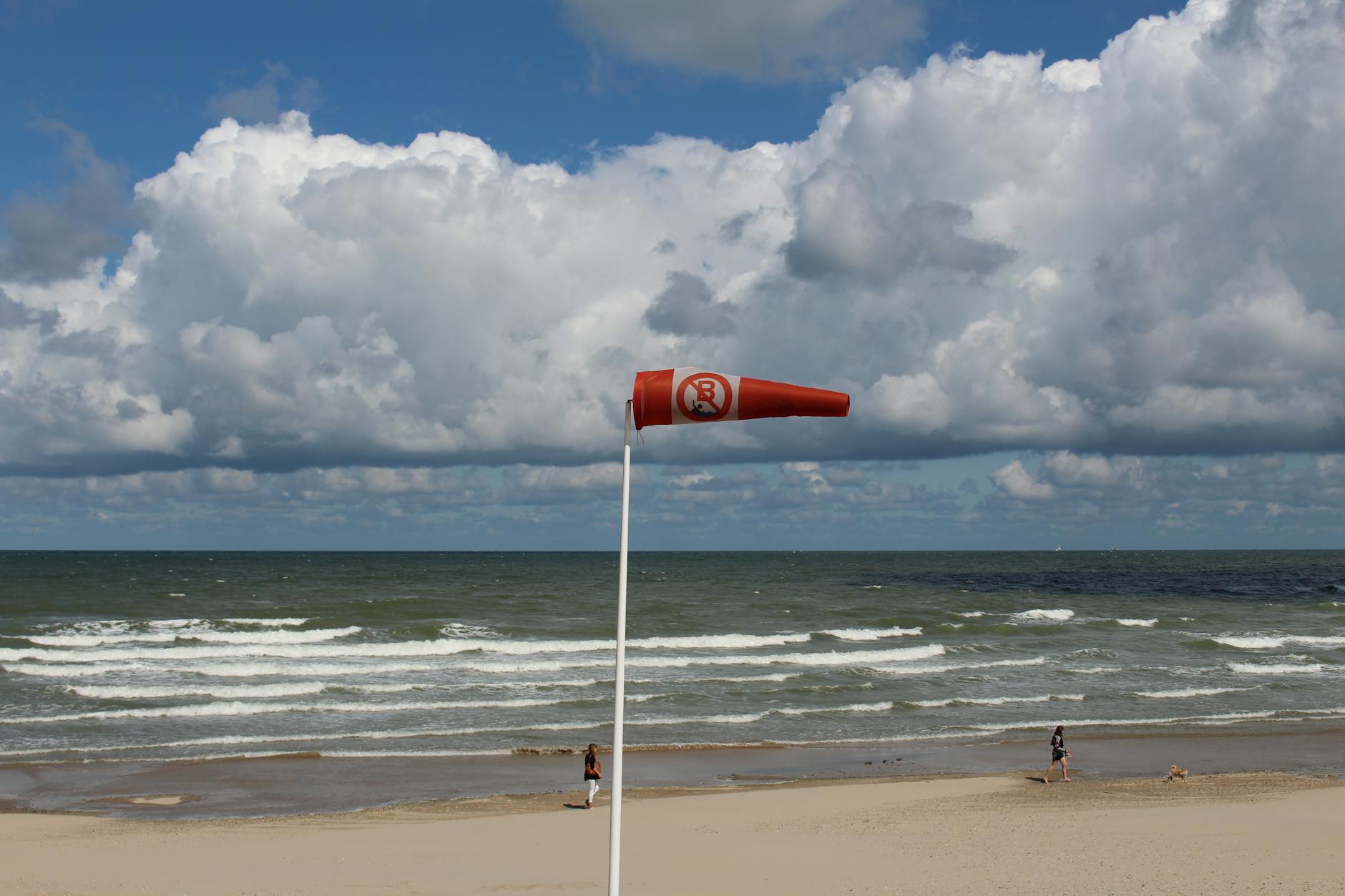 Odliczamy! Meteorologiczne Lato Nadchodzi do Hajnówki!